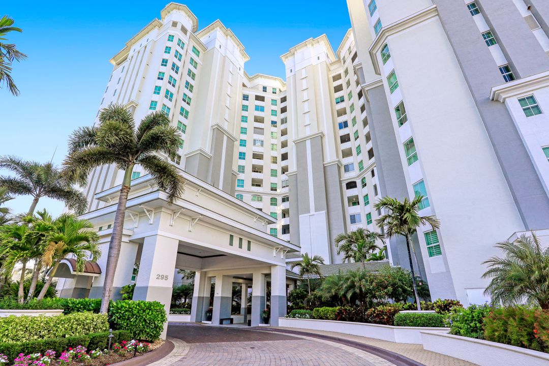 295 Grande Way #1403, Naples, FL 34110