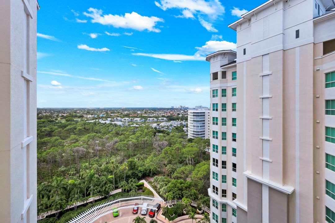 295 Grande Way #1405, Naples, FL 34110