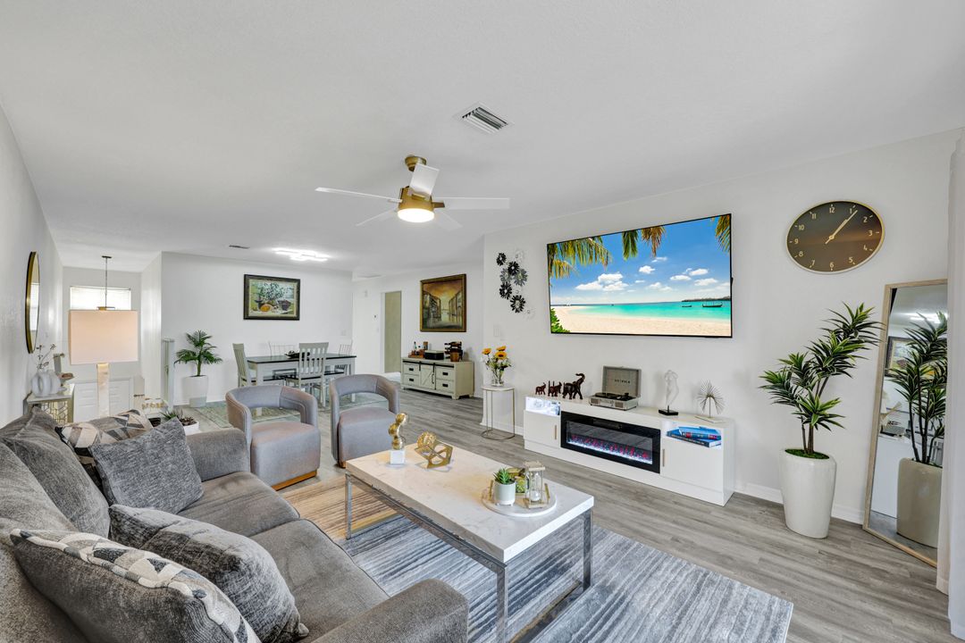 1599 Trafalgar Ln #C, Naples, FL 34116