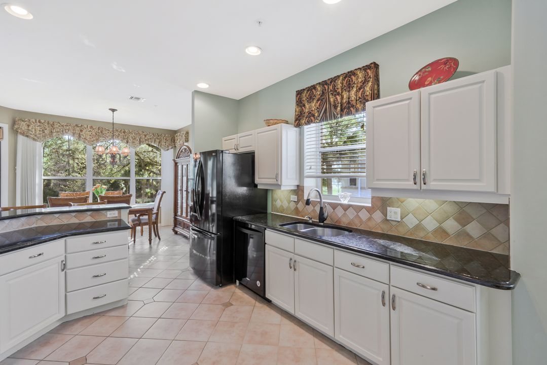 8535 Danbury Blvd #205, Naples, FL 34120