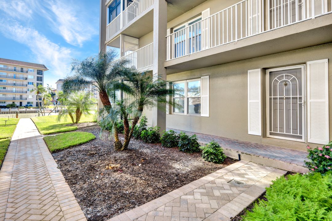 2880 Gulf Shore Blvd N #107, Naples, FL 34103
