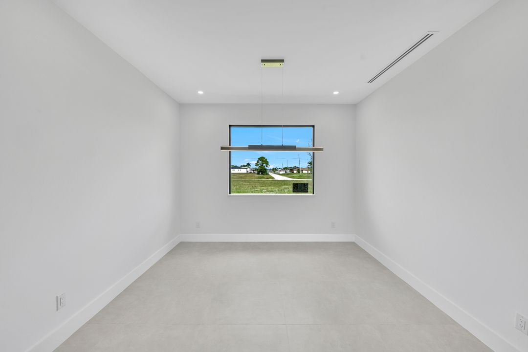 1901 NW 27th St, Cape Coral, FL 33993