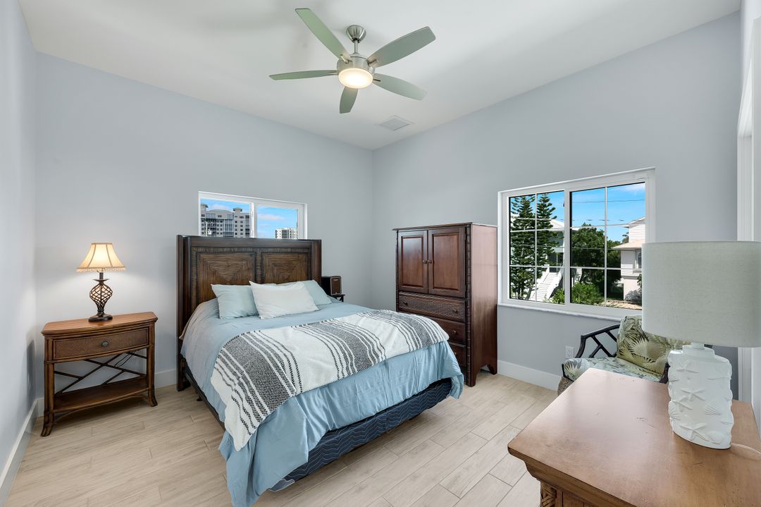 117 Sand Dollar Dr, Fort Myers Beach, FL 33931