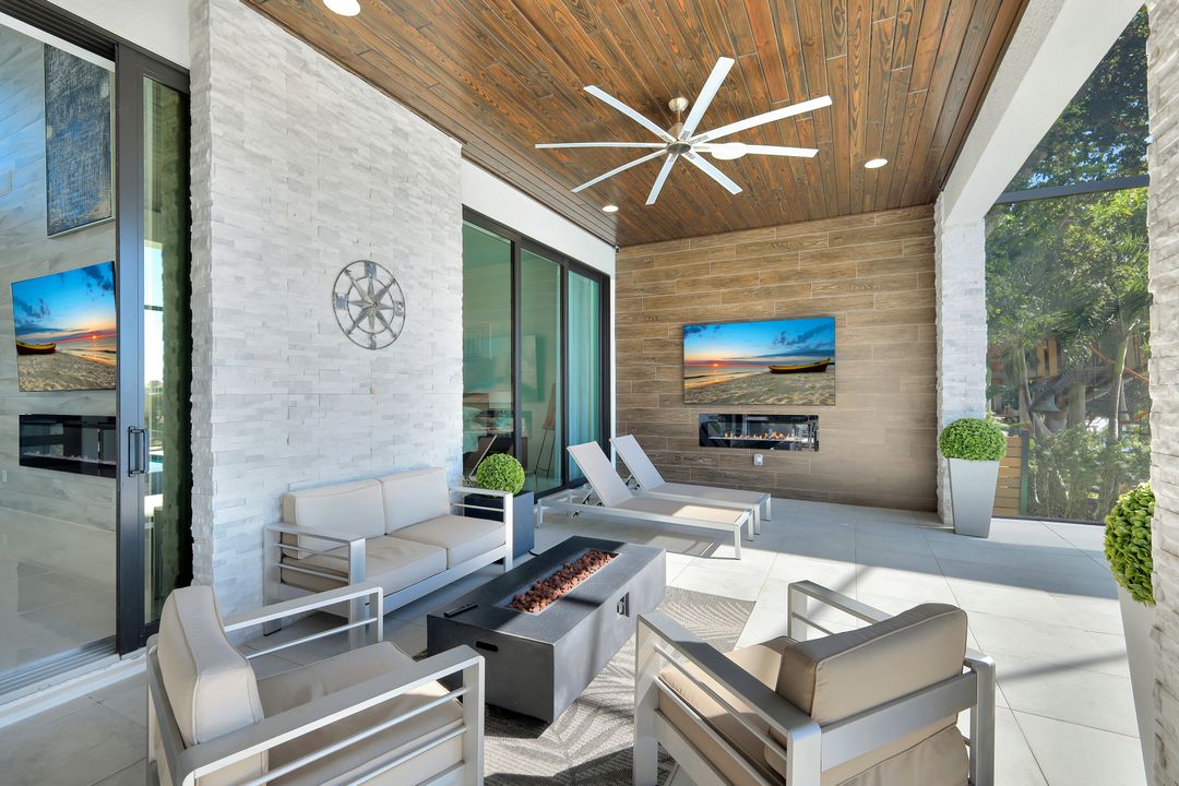 1110 Lenox Ct, Cape Coral, FL 33904