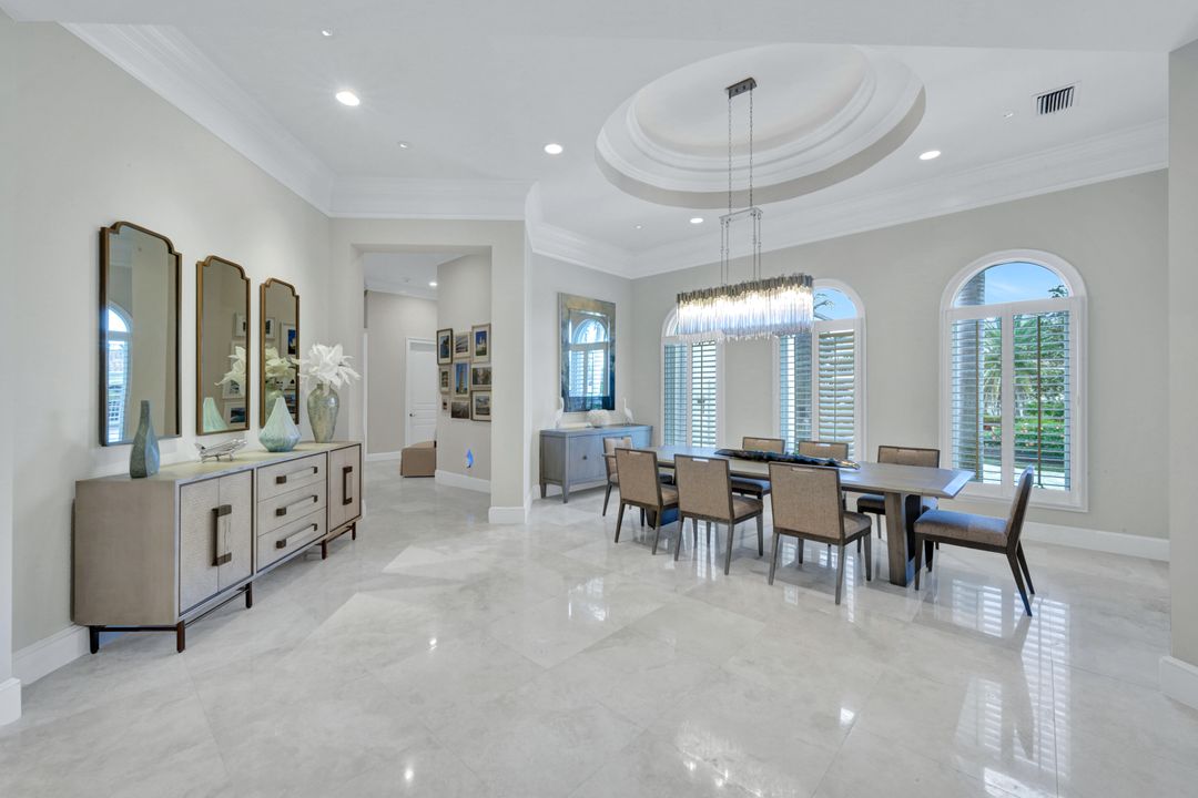 253 Cheshire Way, Naples, FL 34110