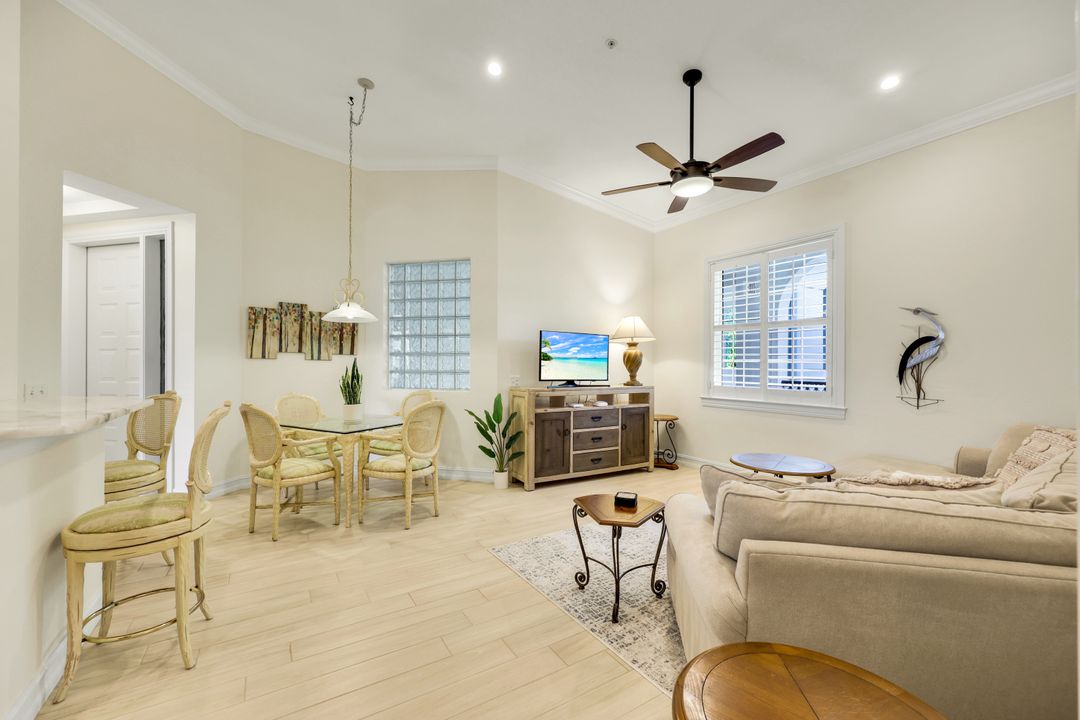 800 Breakaway Ln #203, Naples, FL 34108