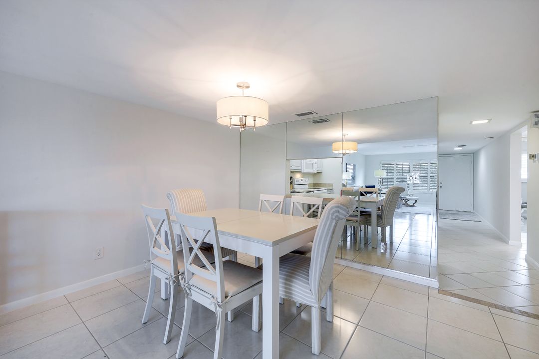 4200 Belair Ln #111, Naples, FL 34103