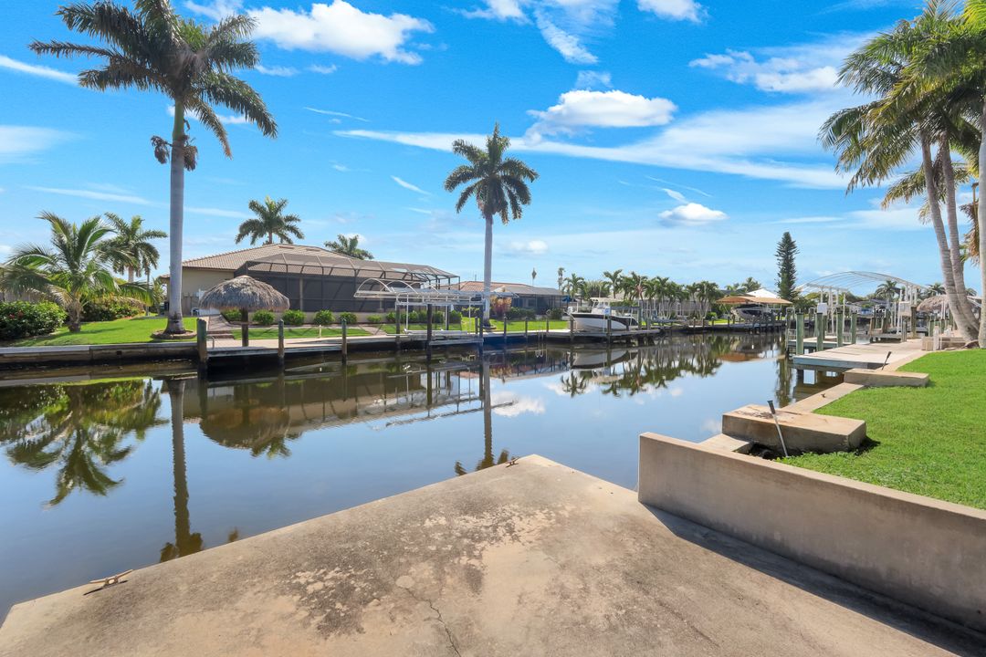 5231 Skylark Ct, Cape Coral, FL 33904