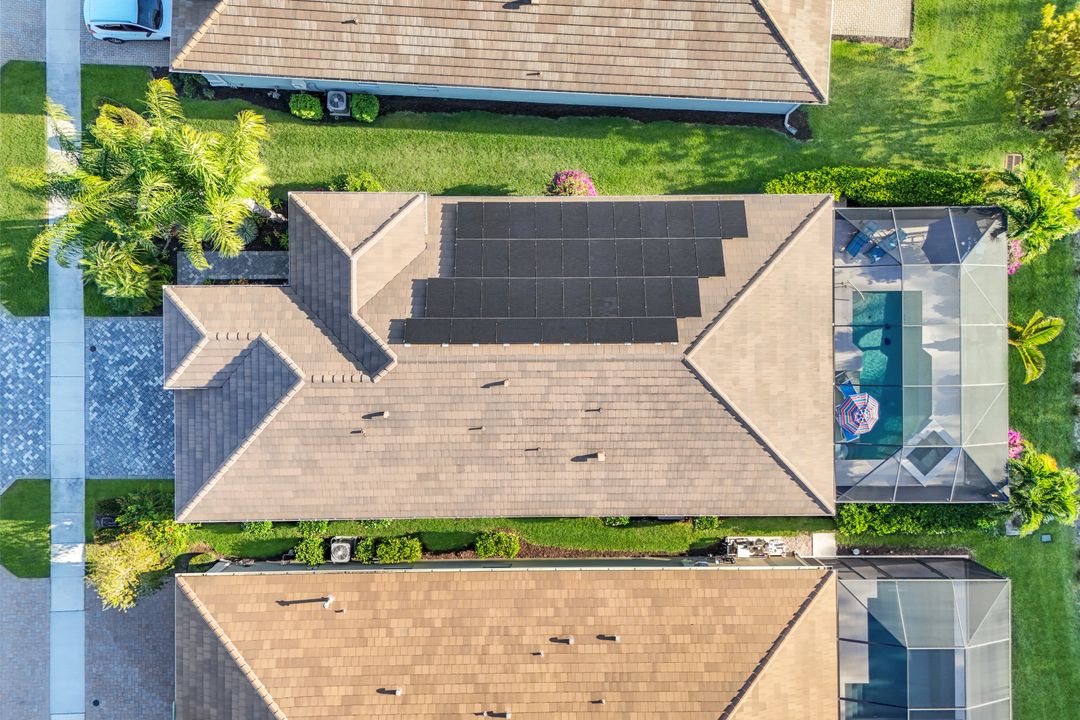 28560 Twain Dr, Bonita Springs, FL 34135