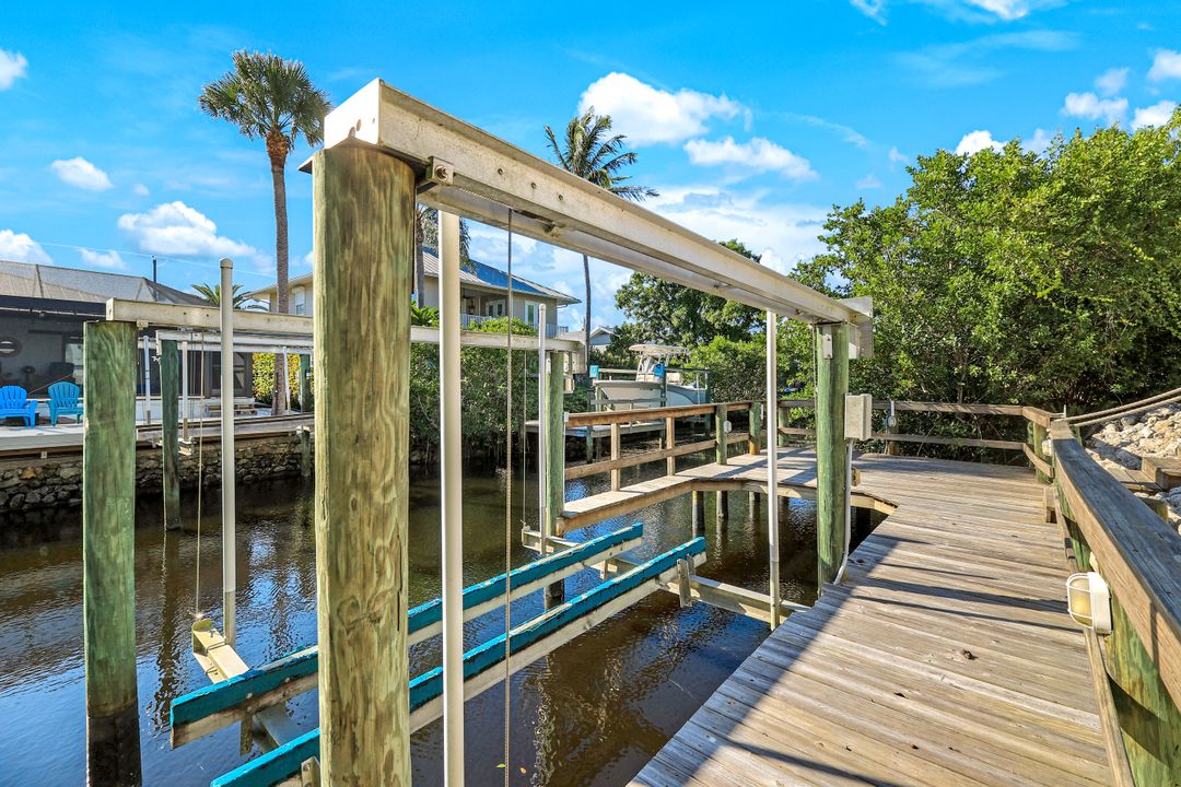 27080 Flamingo Dr, Bonita Springs, FL 34135