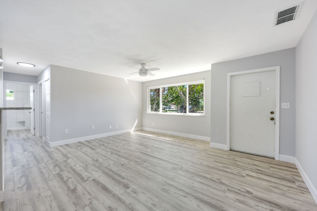 4862 Catalina Dr, Naples, FL 34112