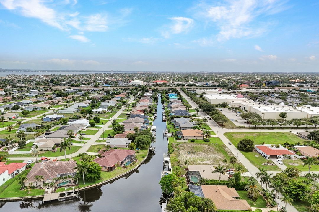 2118 SE 18th Ave, Cape Coral, FL 33990