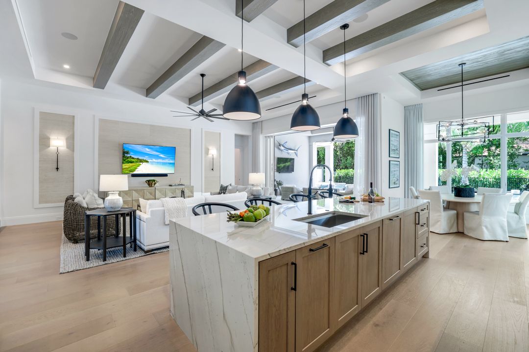 6630 Palisades Ave, Naples, FL 34109