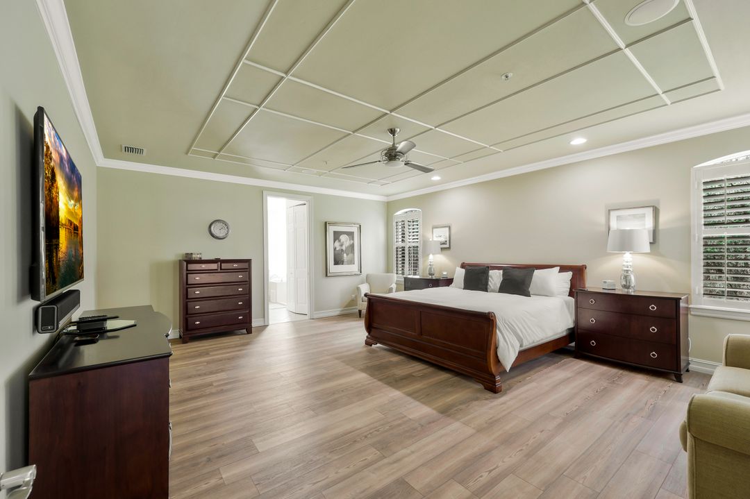 2809 Tiburon Blvd E #101, Naples, FL 34109