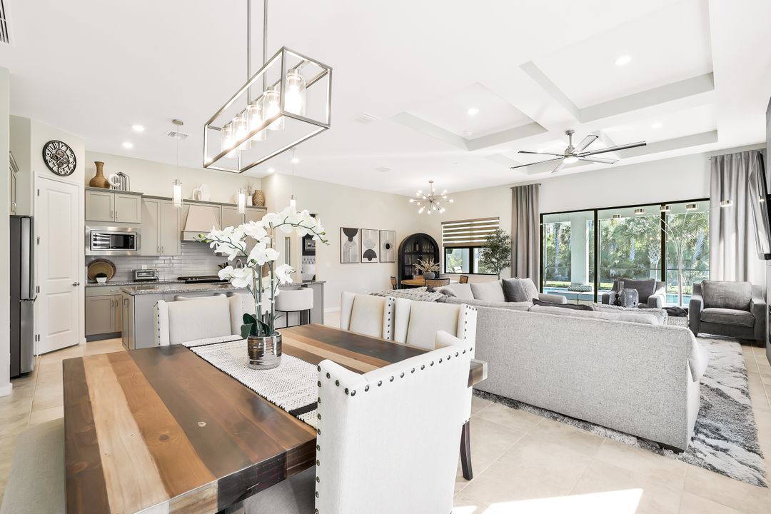 9772 Willet Ct, Naples, FL 34120