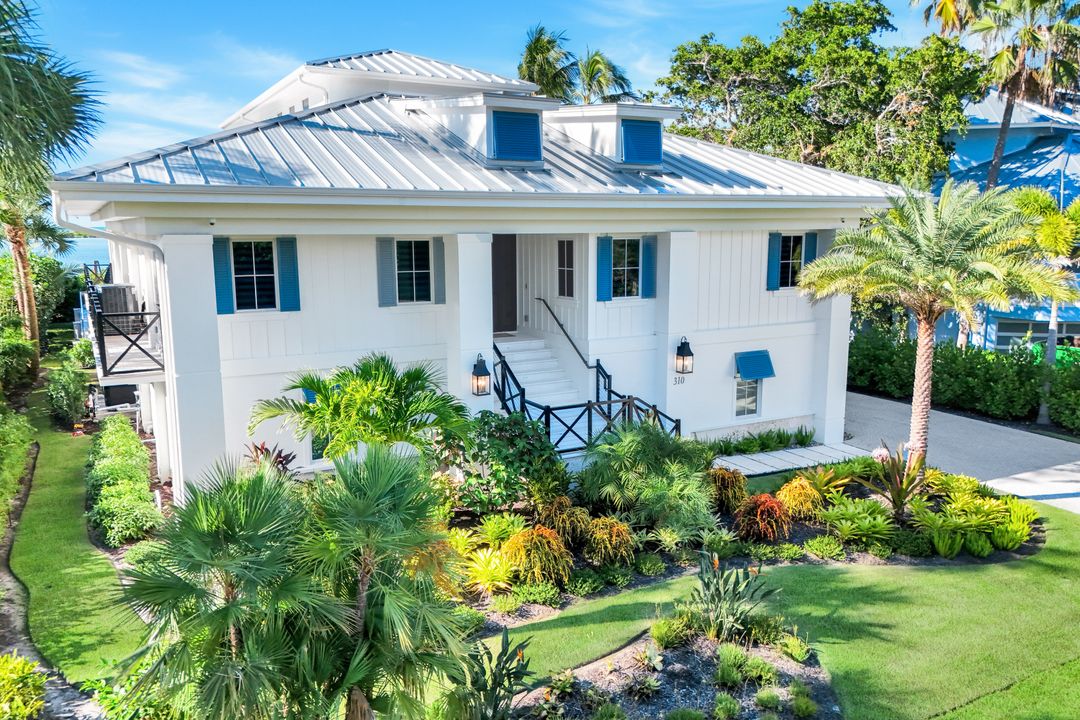 310 Seabreeze Dr, Marco Island, FL 34145