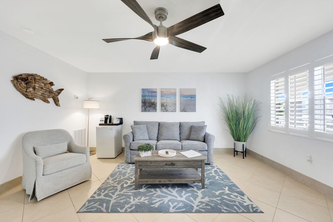 9467 Gulf Shore Dr, Naples, FL 34108