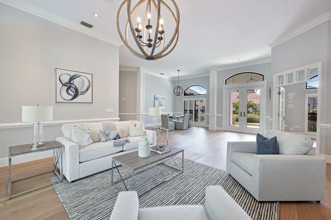 713 Shadow Lake Ln, Naples, FL 34108