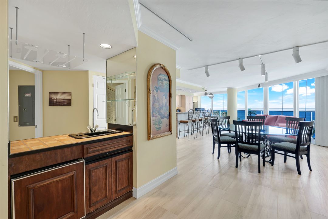 4041 Gulf Shore Blvd N #403, Naples, FL 34103