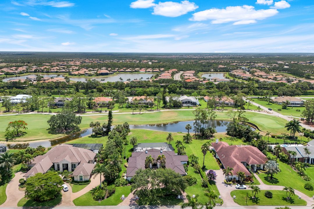 4701 Oak Leaf Dr, Naples, FL 34119