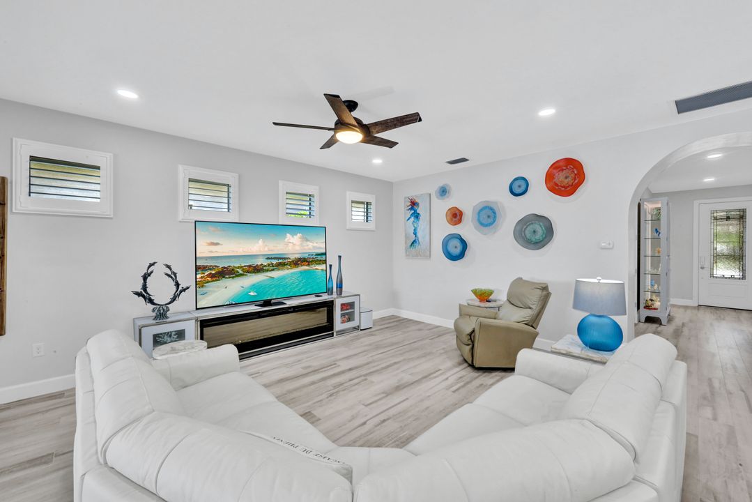 7460 Blackberry Dr, Naples, FL 34114