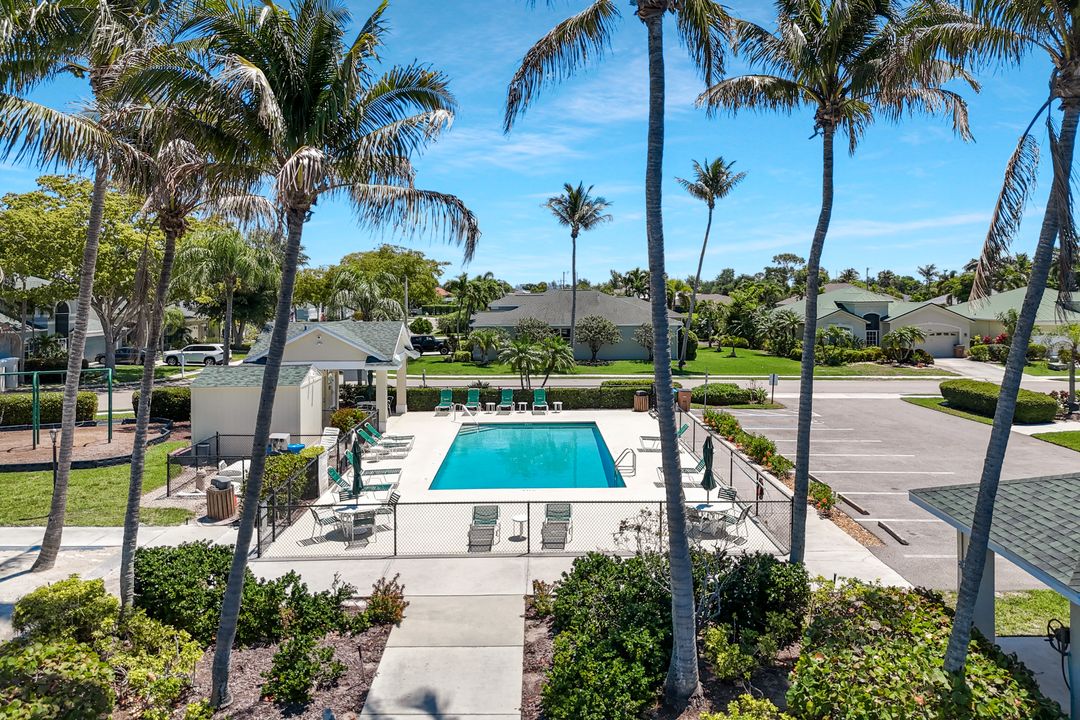 1726 Emerald Cove Cir, Cape Coral, FL 33991