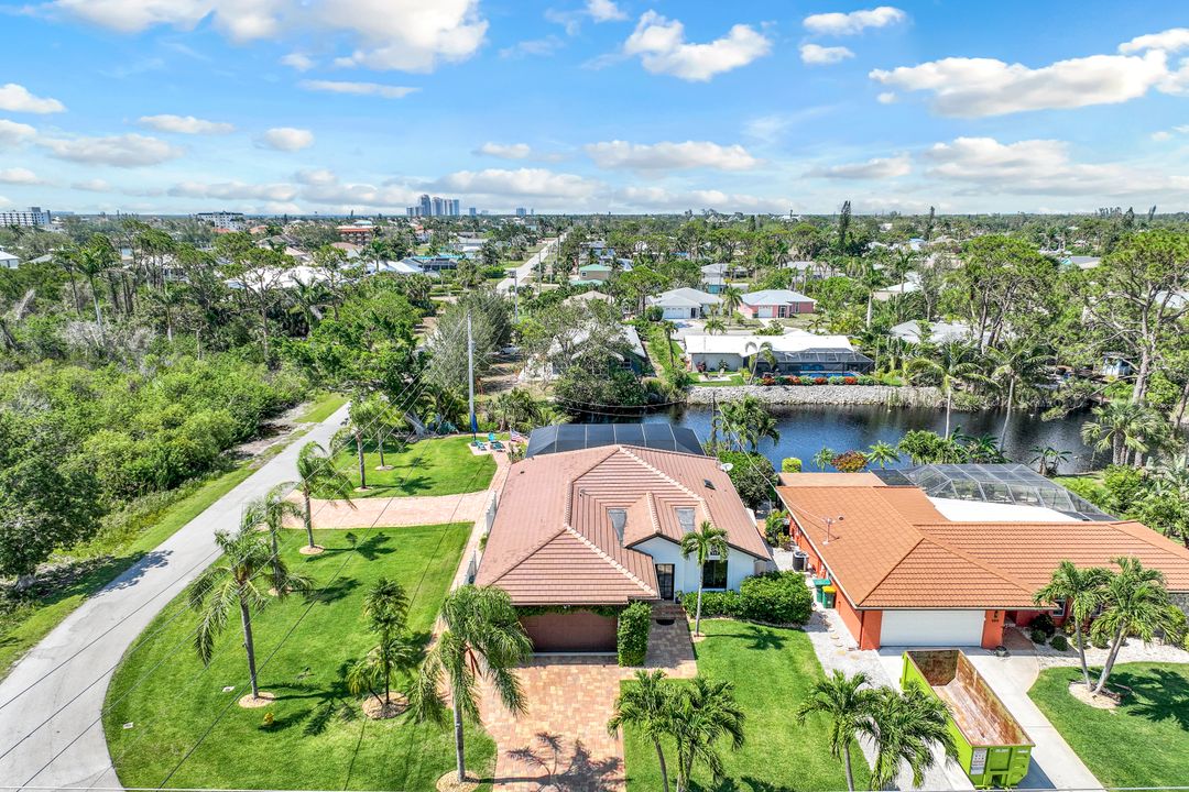 999 E Valley Dr, Bonita Springs, FL 34134