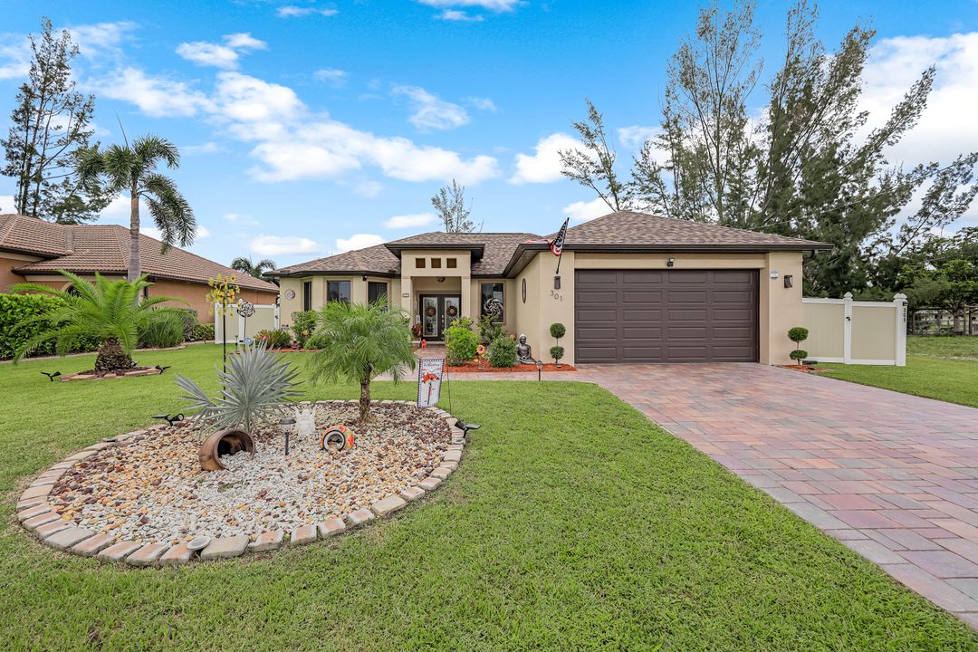 301 SE 21st Ln, Cape Coral, FL 33990