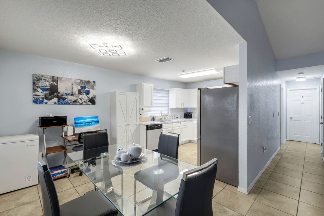 438 Willowbrook Dr, Lehigh Acres, FL 33972
