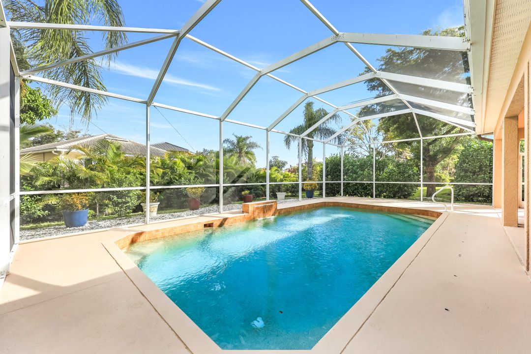 8493 Laurel Lakes Blvd, Naples, FL 34119