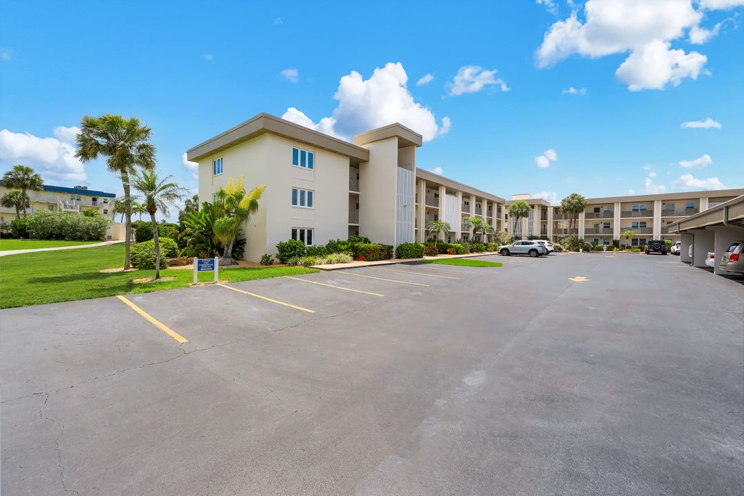 6102 Augusta Dr #307, Fort Myers, FL 33907