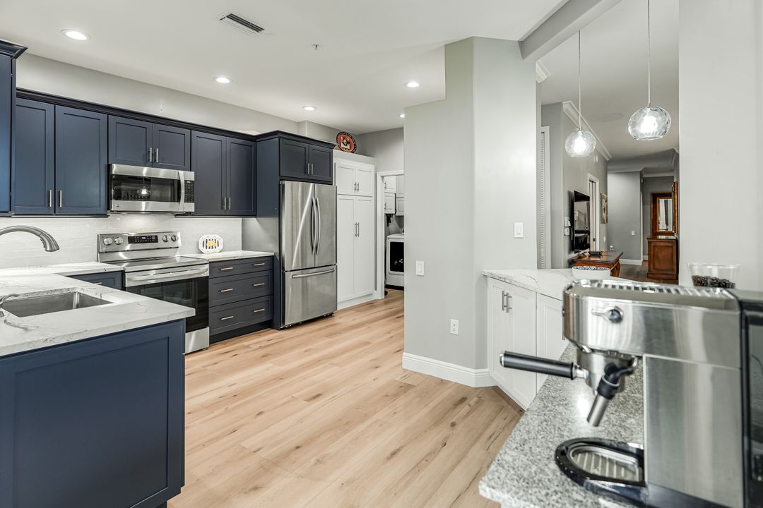 8267 Parkstone Pl #201, Naples, FL 34120