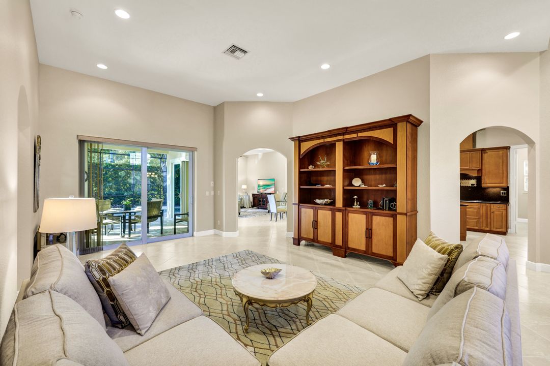 10205 Avonleigh Dr, Bonita Springs, FL 34135