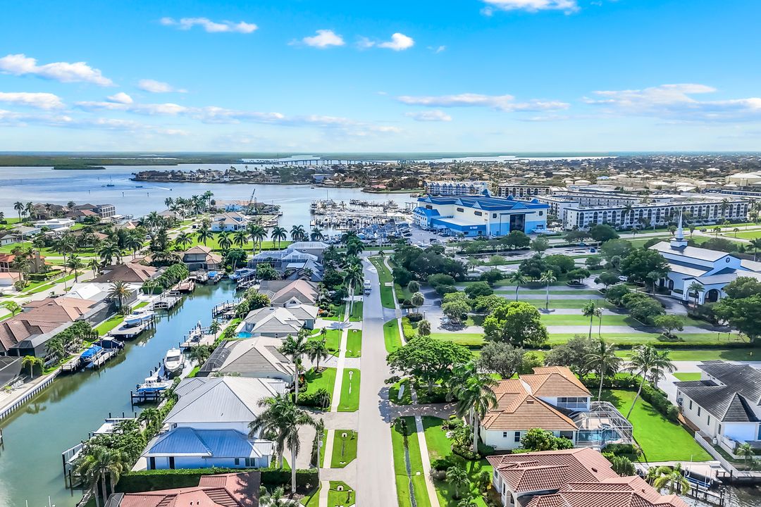 820 Giralda Ct, Marco Island, FL 34145