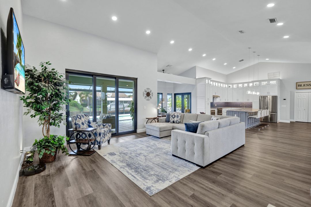 5346 SW 10th Ave, Cape Coral, FL 33914