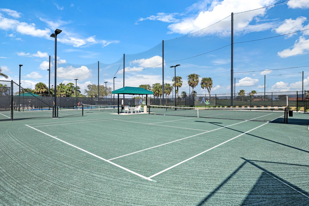 253 Cheshire Way, Naples, FL 34110