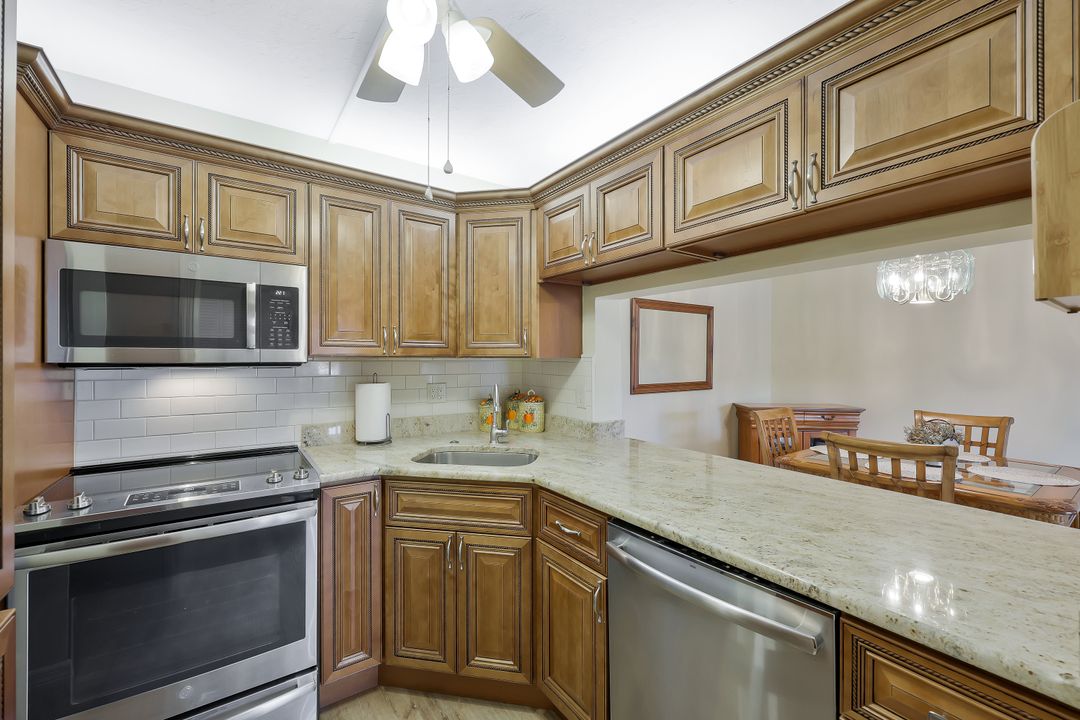 4071 Lakeside Club Blvd #3, Fort Myers, FL 33905