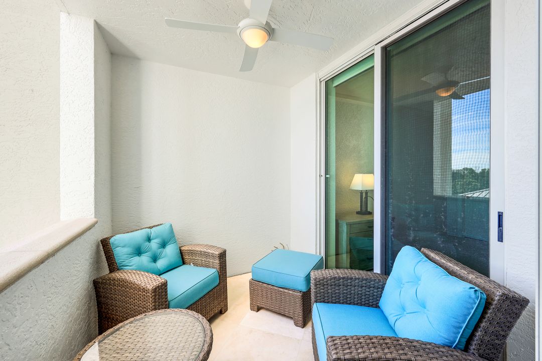 295 Grande Way #304, Naples, FL 34110