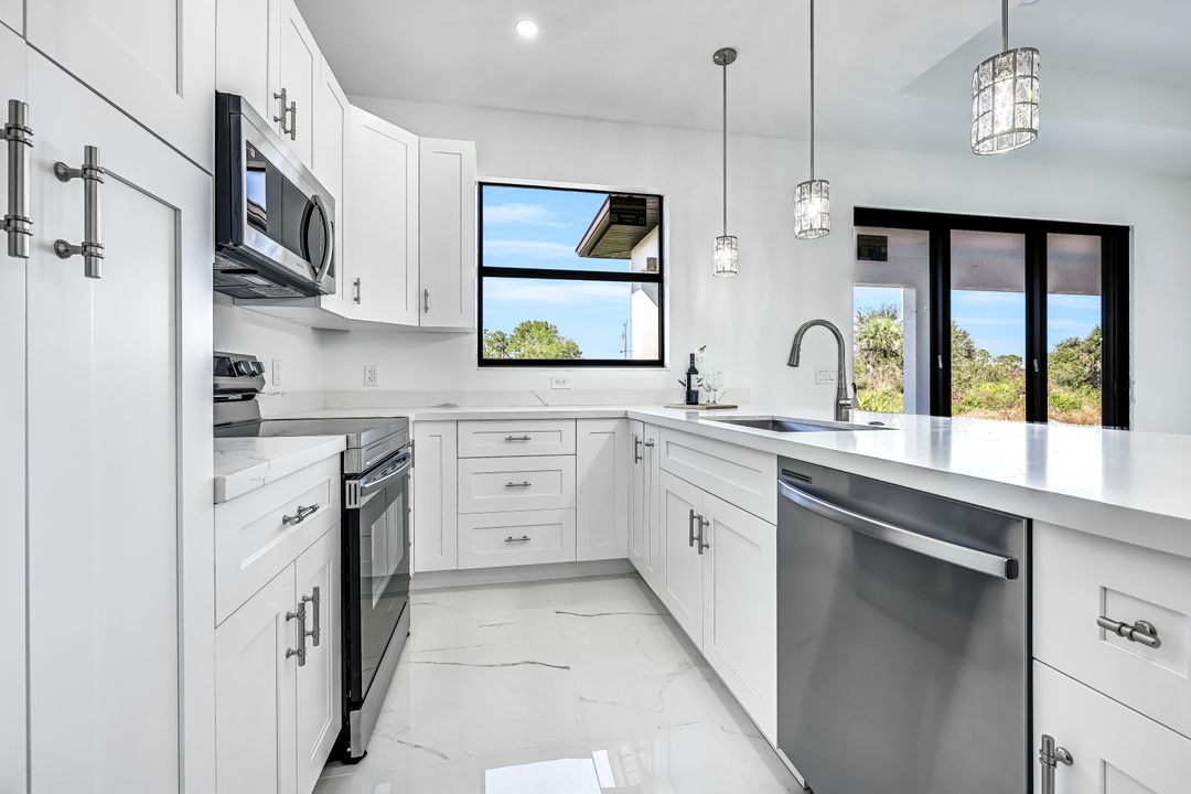 865 Chipley St E, Lehigh Acres, FL 33974