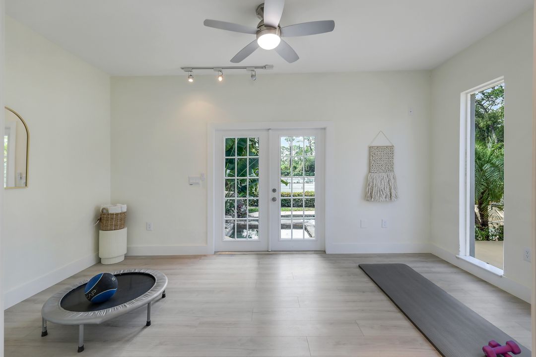 2861 Santa Barbara Blvd, Naples, FL 34116