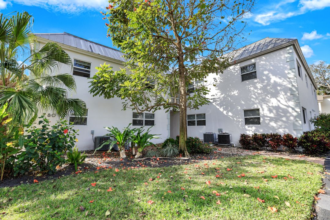 780 10th Ave S #5, Naples, FL 34102