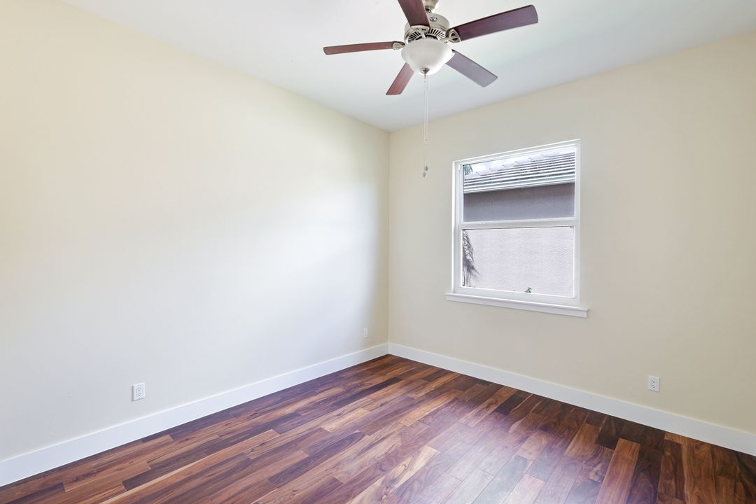 985 Chesapeake Bay Ct, Naples, FL 34120