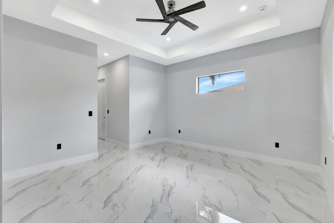 2709 SW 4th Ln, Cape Coral, FL 33991