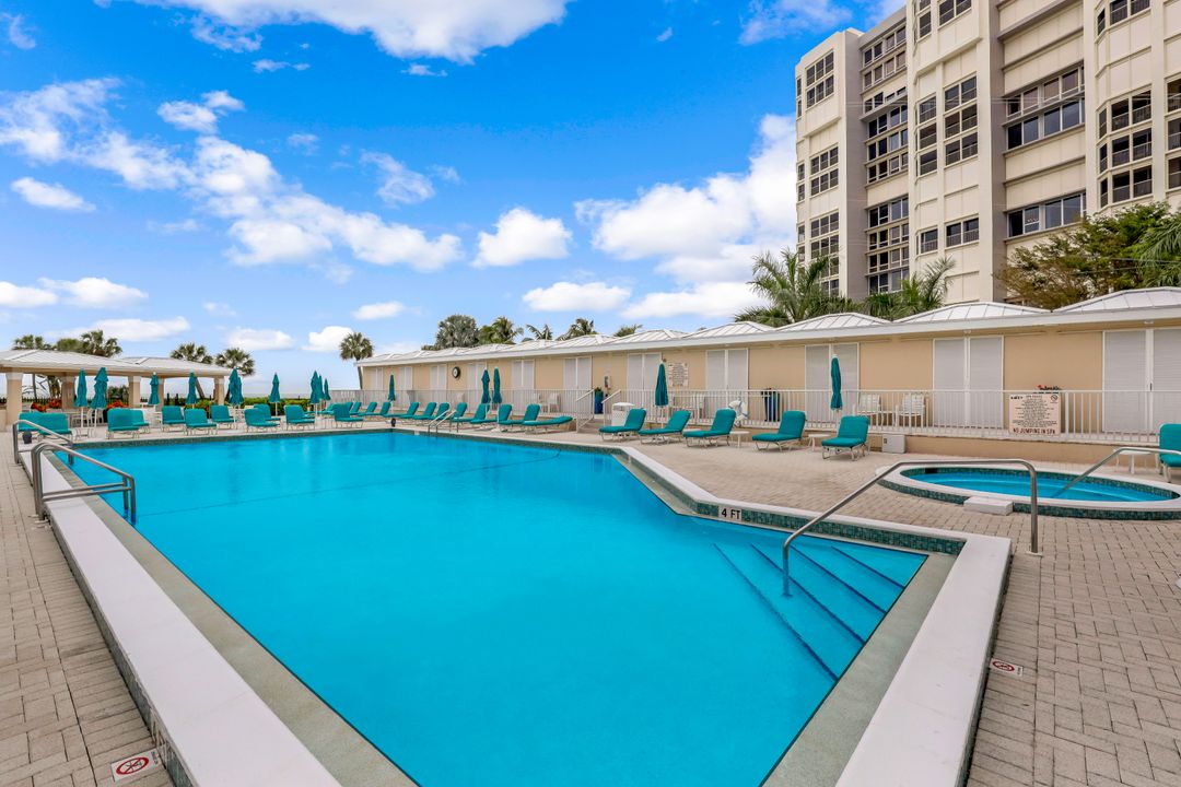 4041 Gulf Shore Blvd N #204, Naples, FL 34103