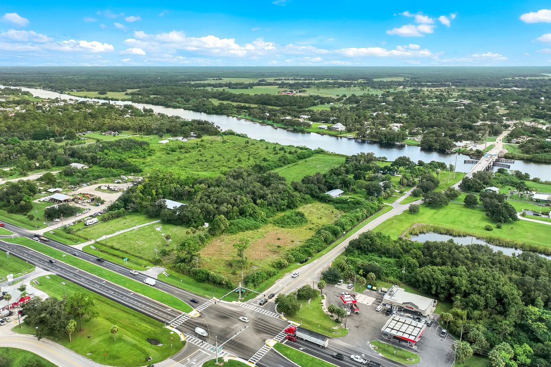 21211 Palm Beach Blvd, Alva, FL 33920