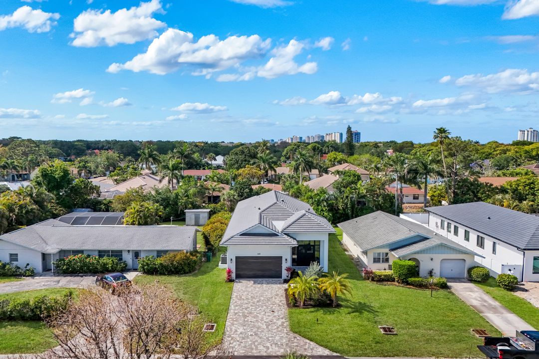 668 93rd Ave N, Naples, FL 34108