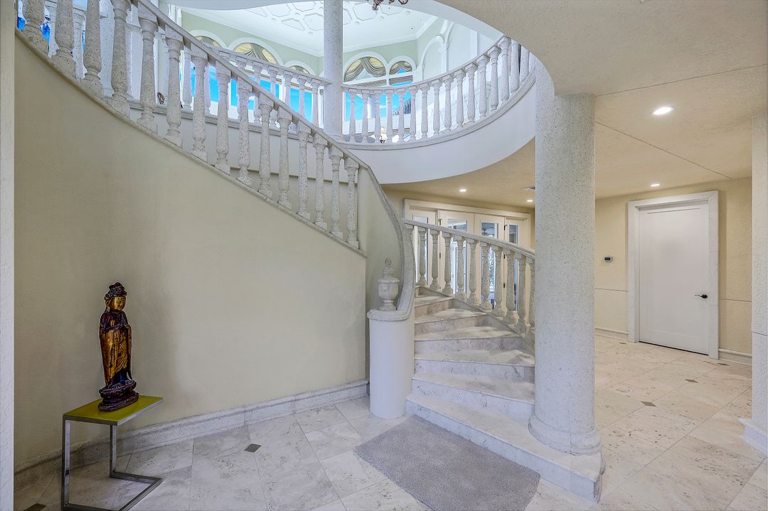7425 Bay Colony Dr, Naples, FL 34108