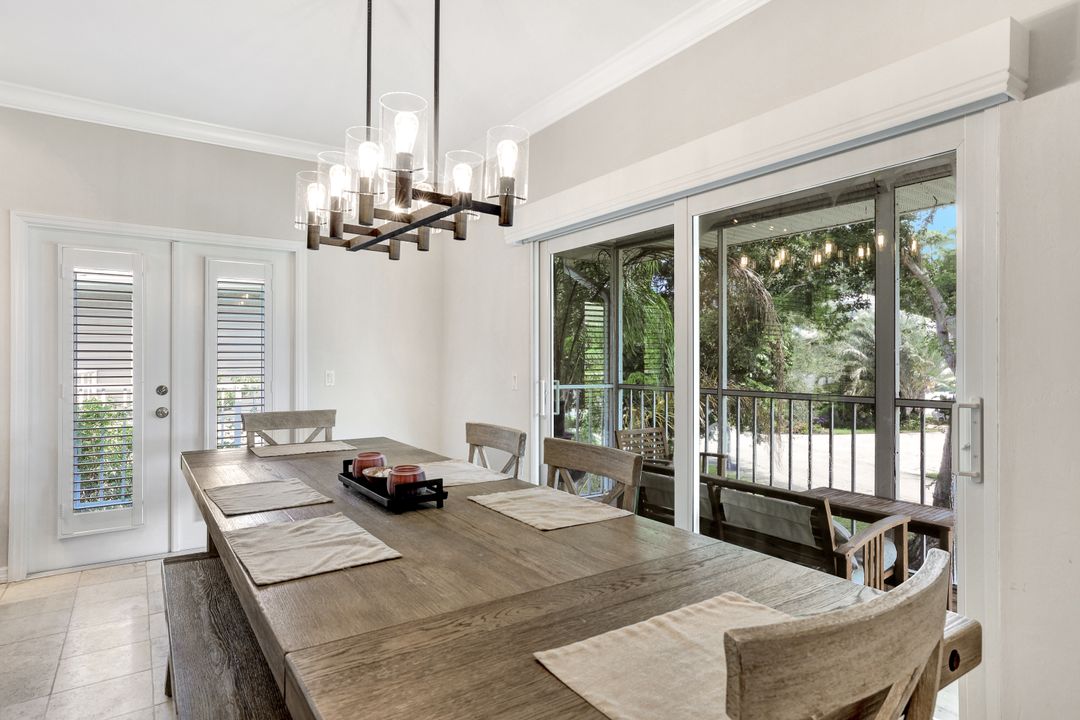 3625 Cottage Club Ln, Naples, FL 34105