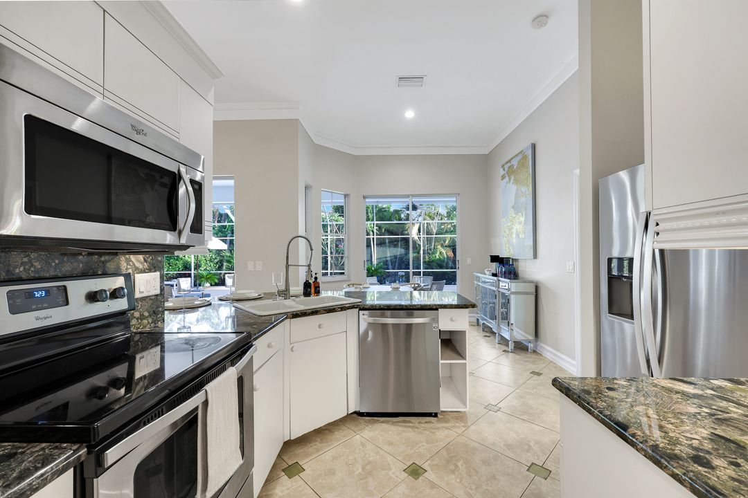 778 95th Ave N, Naples, FL 34108