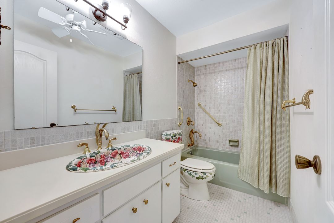 6760 Winkler Rd #z1, Fort Myers, FL 33919